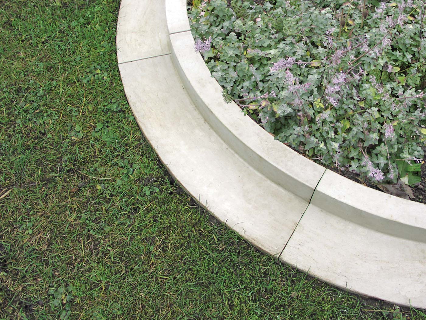 Arcadian-Lawn-Edging-External-Curve_0